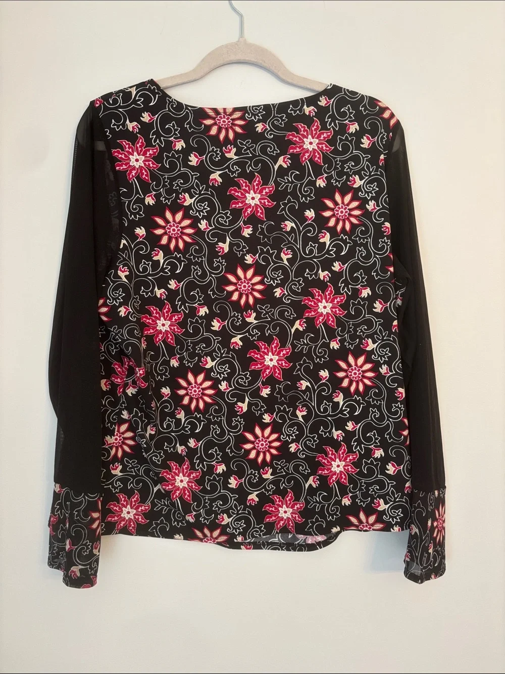 Casual Corner Annex Red & Black Floral long Sleeve Blouse